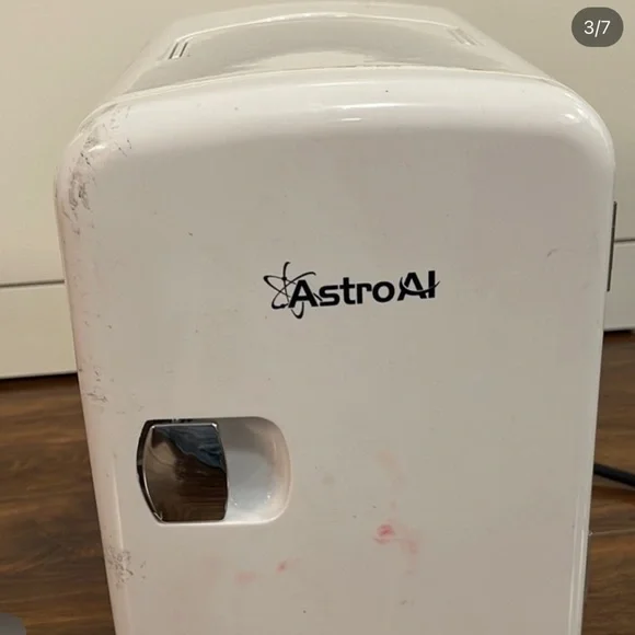Astr Compact White Mini Fridge - Picture 3 of 6